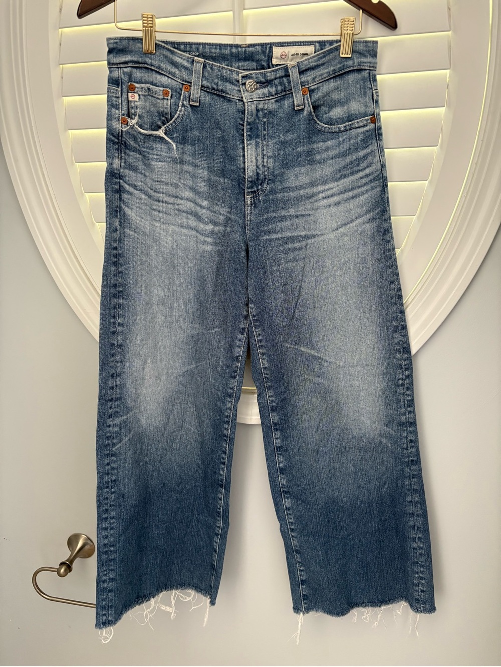 AG Saige wide leg crop high waisted jeans size 28